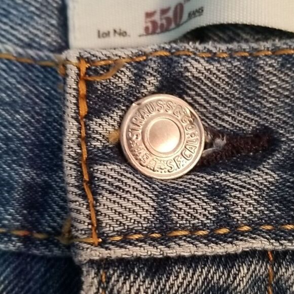 36×30 550 Levi's Relaxed Fit - Picture 2 of 5